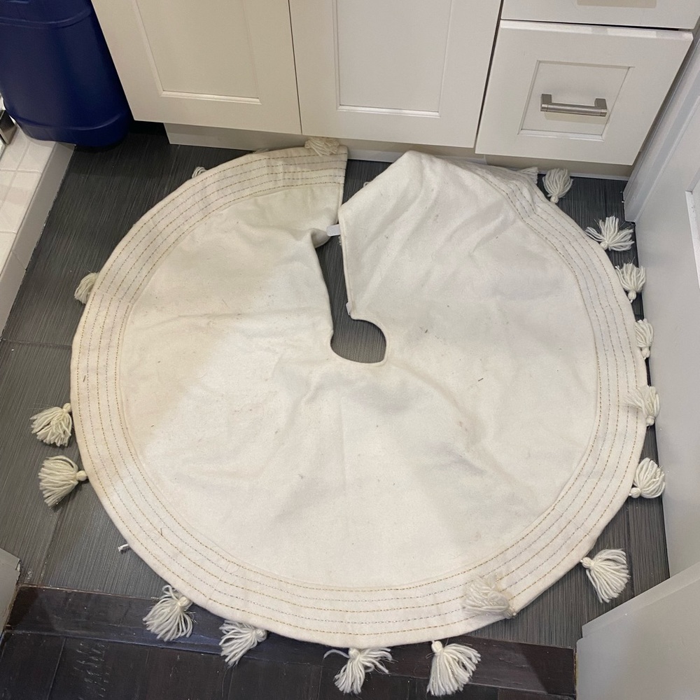 Christmas tree skirt